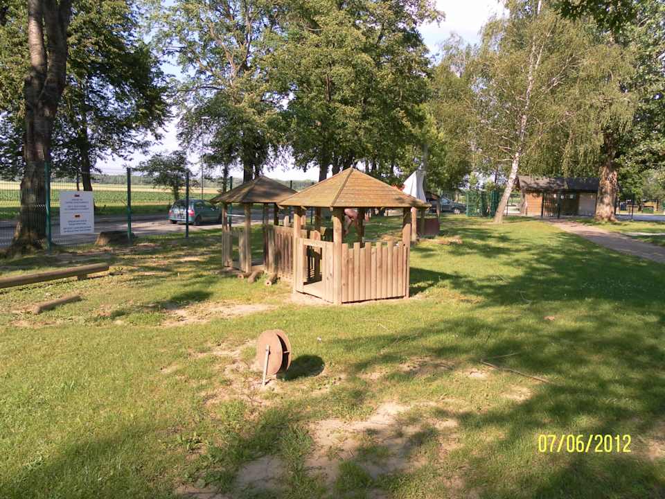 Spielplatz sagt alles... Terme Banovci - Hotel Zeleni Gaj