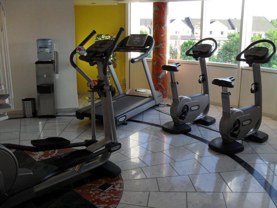Fitnessraum  Lindner Düsseldorf Airport, part of JdV by Hyatt