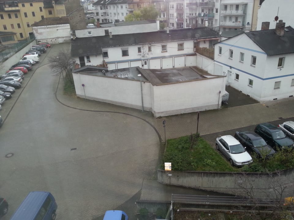  Blick auf Tiefgarageneinfahrt (unten rechts) City Hotel Kurfürst Balduin