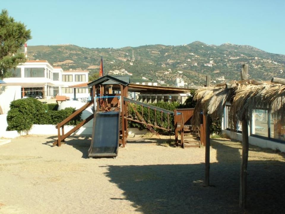 2. Spielplatz am Strand Apollonia Beach Resort & Spa
