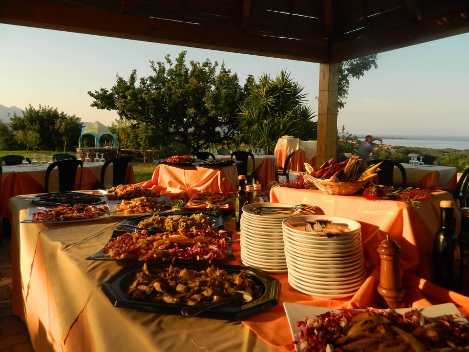 Serata Barbeque Nicolaus Club Quattro Lune Resort