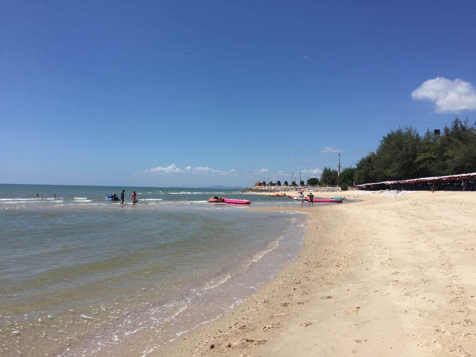 Strand Hotel Bann Pantai Resort