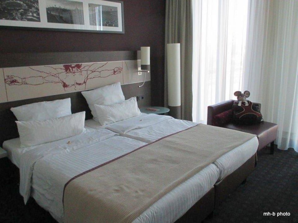 Grosse bequeme Betten  Leonardo Royal Hotel Munich