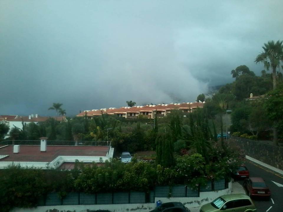 Aufsteigender Nebel Coral La Quinta Park Suites