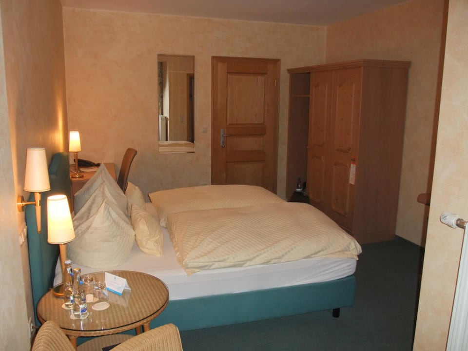 Blick vom Fenster Richtung Tür Hotel Tannenhof