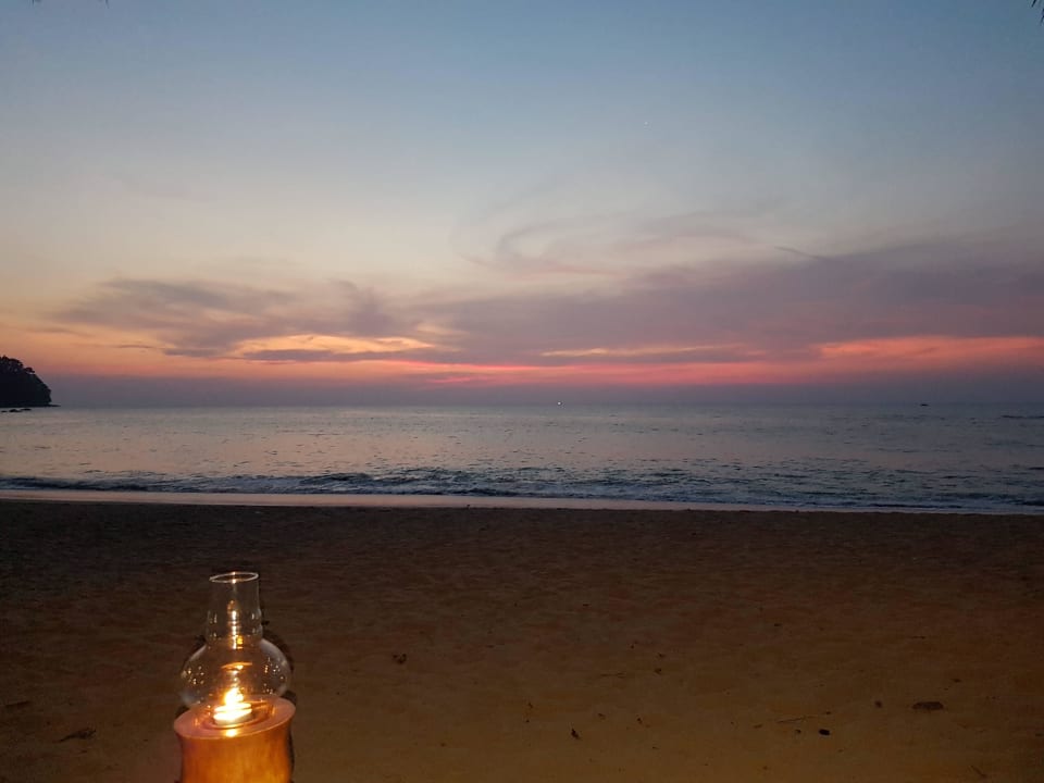 Ausblick vom Esstisch im Strandrestaurant Khaolak Paradise Resort