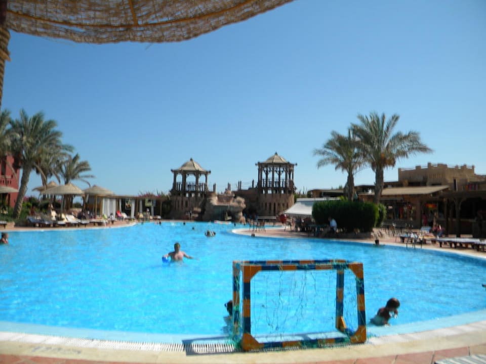 Schöner Pool! Charmillion Gardens Aquapark