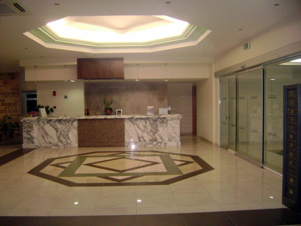 Rezeption im Eingangsbereich Marianna Palace Hotel