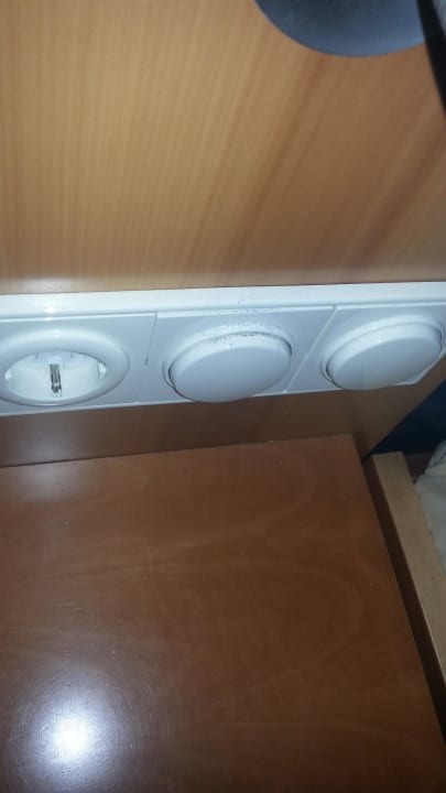 Schmutz auf den Möbeln Hotel Rennsteig Masserberg