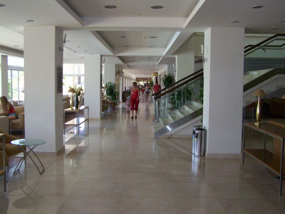 Hotelgang Richtung Restaurant TUI BLUE Xanthe