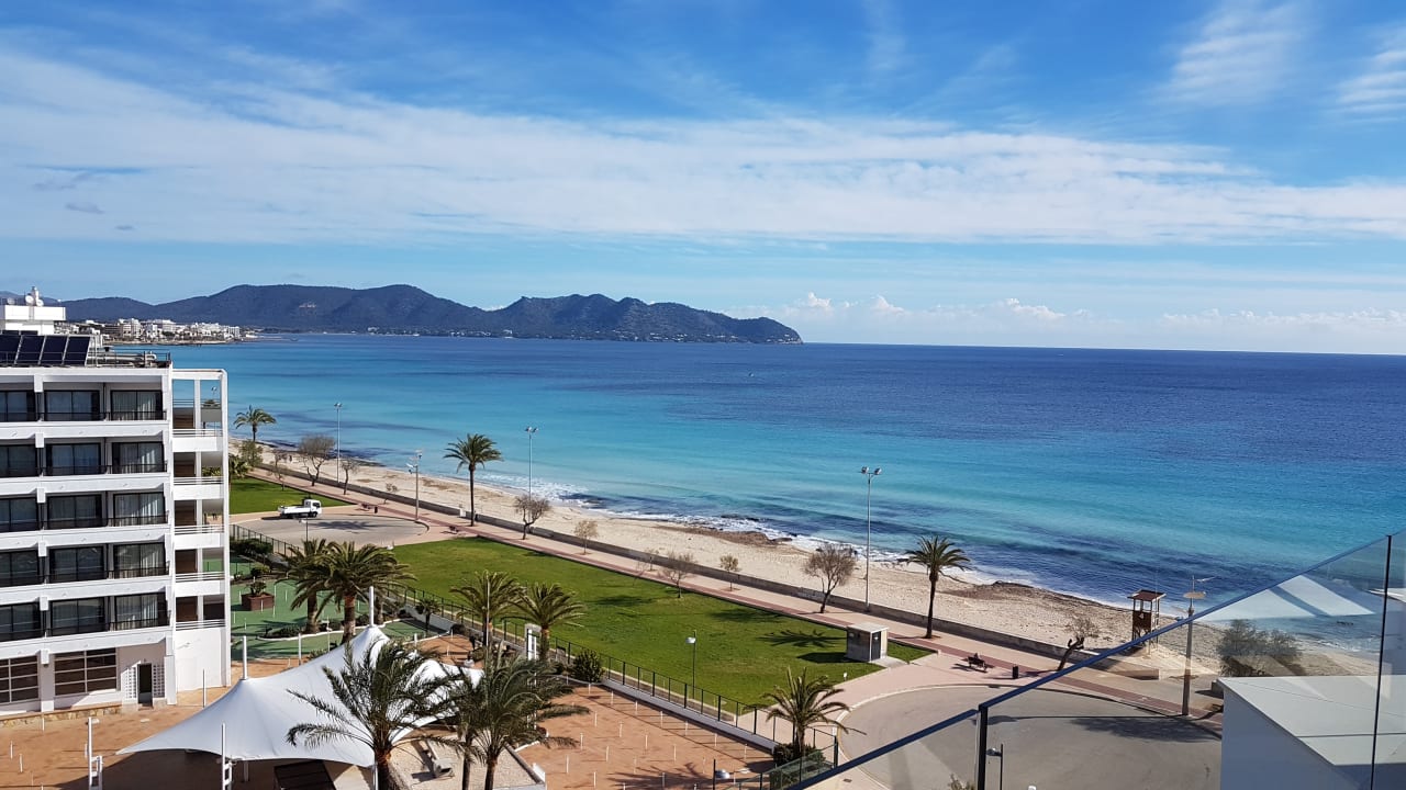 Ausblick von der Dachterrasse allsun Hotel Borneo - Adults only