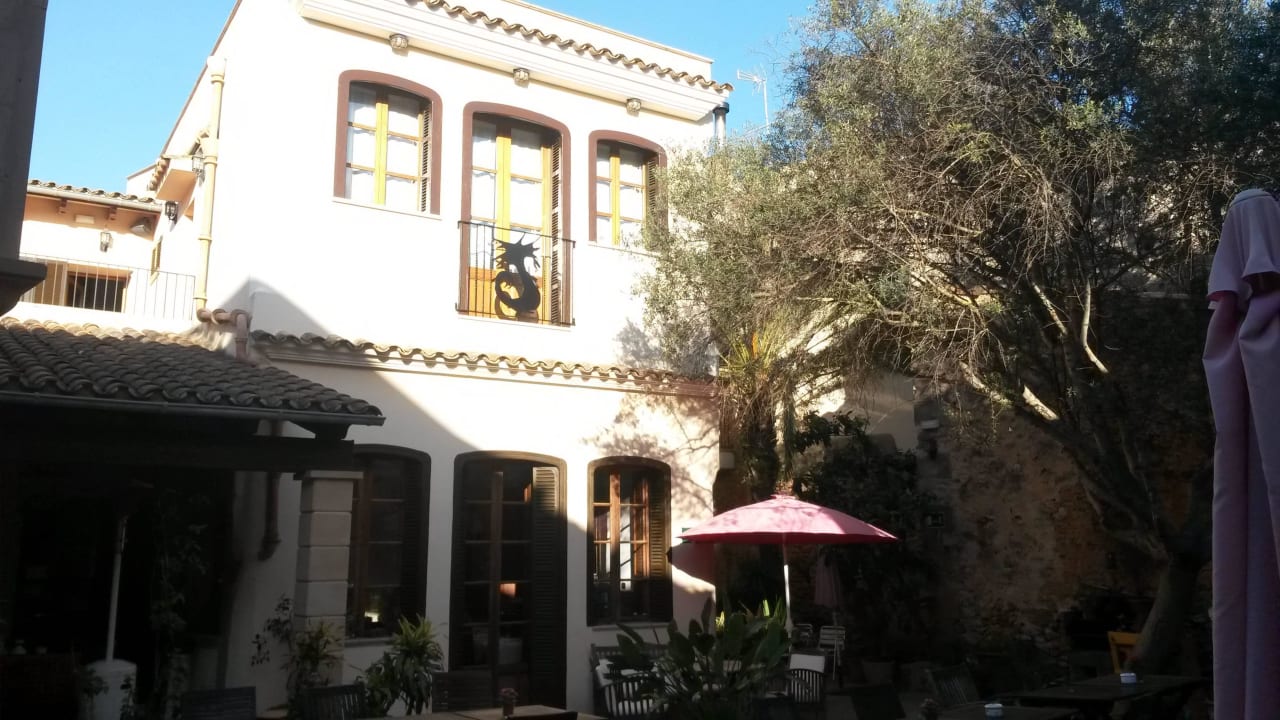 Blick aus dem Innenhof Hotel Segles