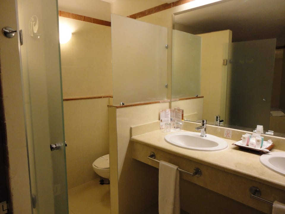 Separate Toilette und Doppelwaschbecken Grand Palladium Select Bávaro Resort & Spa