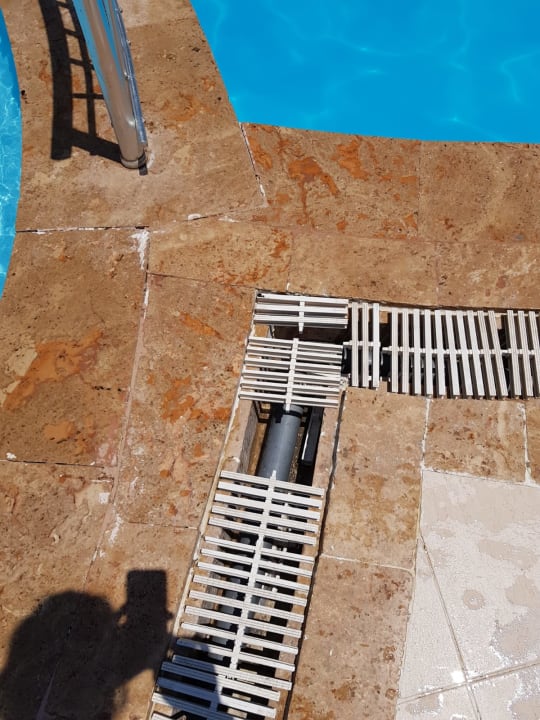 Pool Larina Resort Spa & Hotel