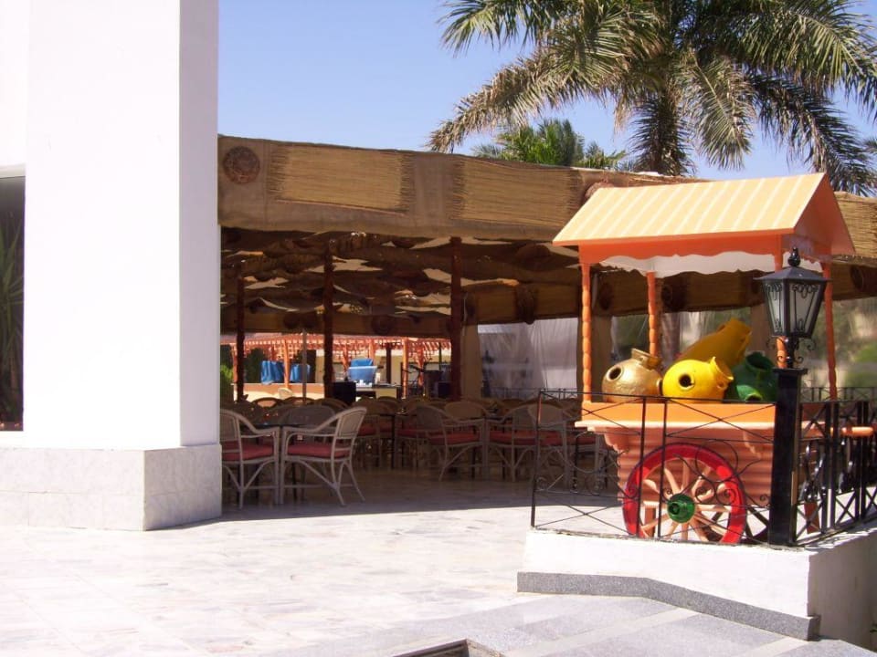 Sitzmöglichkeiten für Abendanimation Aladdin Beach Resort