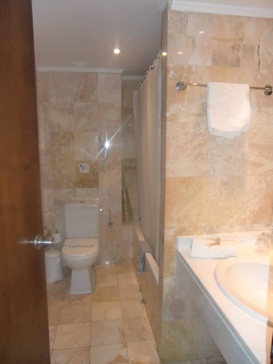 Badezimmer Hotel Kalithea Mare Palace