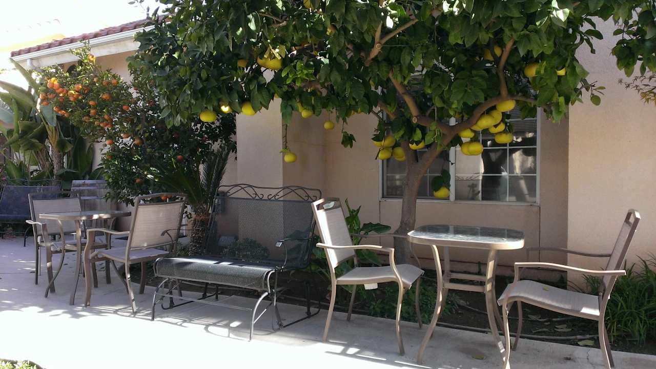 Außenansicht Garden Inn and Suites Fresno