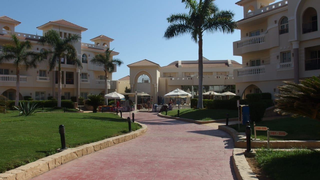 Teren hotelu Hotel Tropicana Azure Club