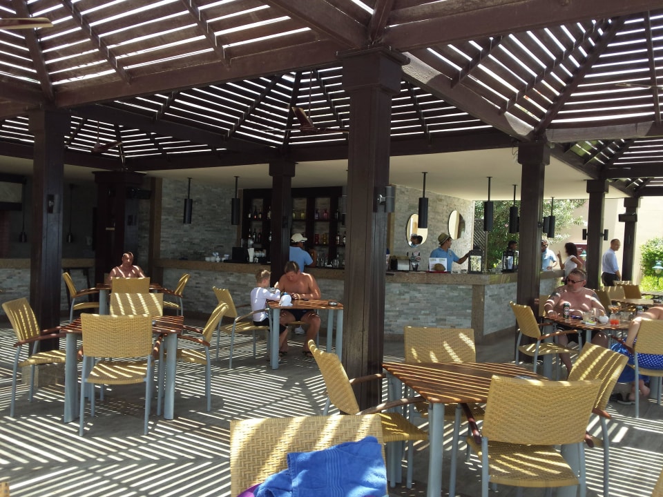 Strandbar Miramar Al Aqah Beach Resort