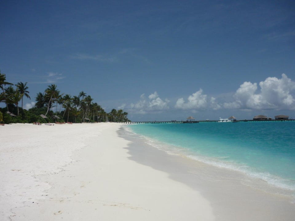 Strandseite der Wasserflugzeuge-Plattform Sun Siyam Iru Fushi