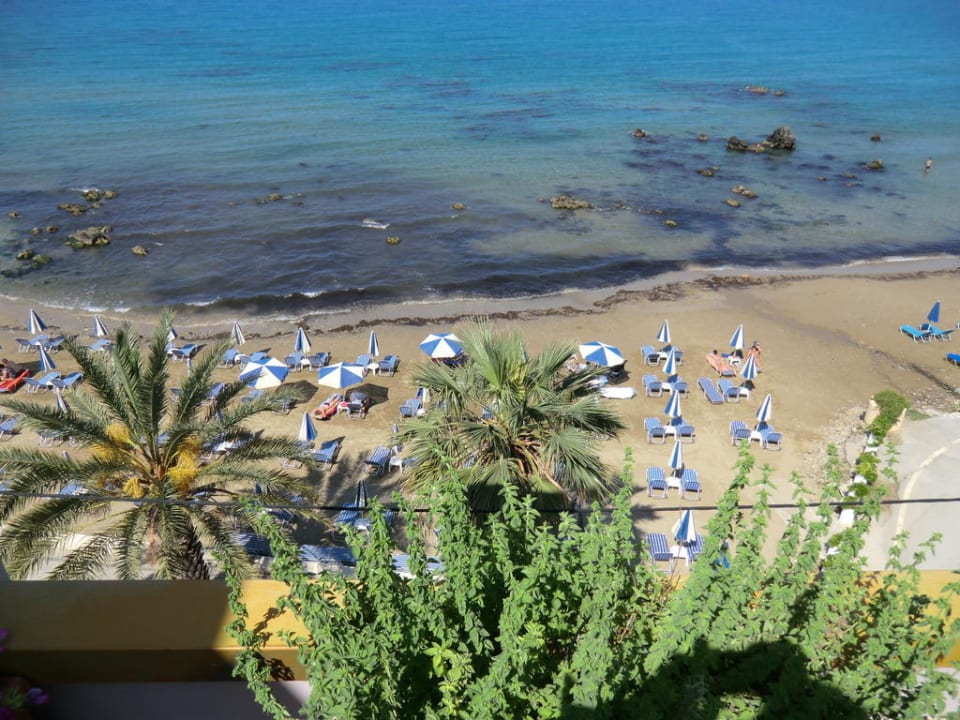 Hotelstrand von der Dach-Bar aus gesehen Hotel Corissia Princess