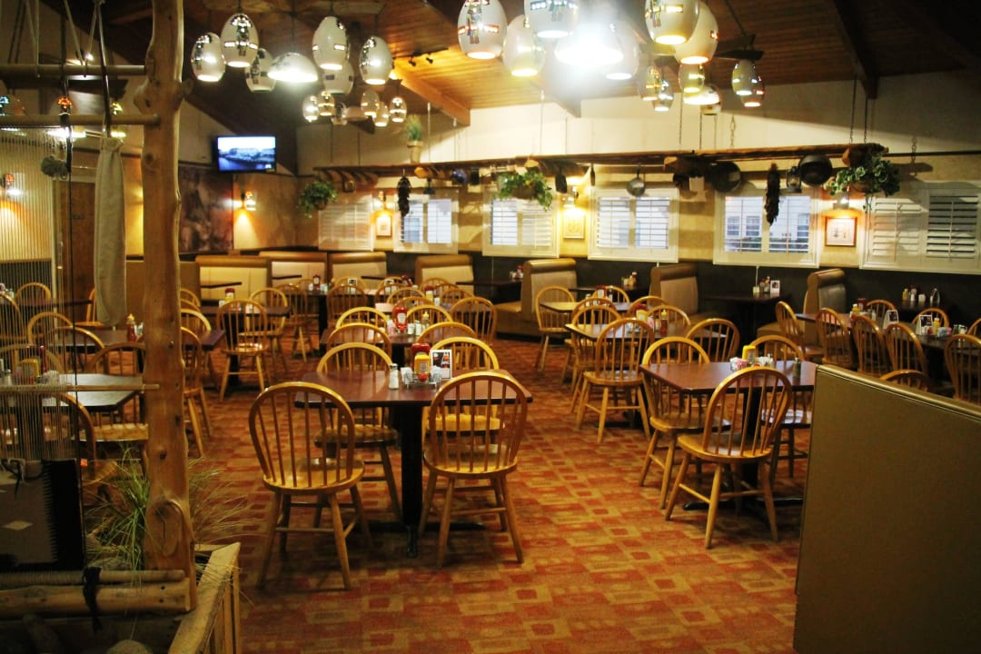 Restaurant Hogan Quality Inn Navajo Nation