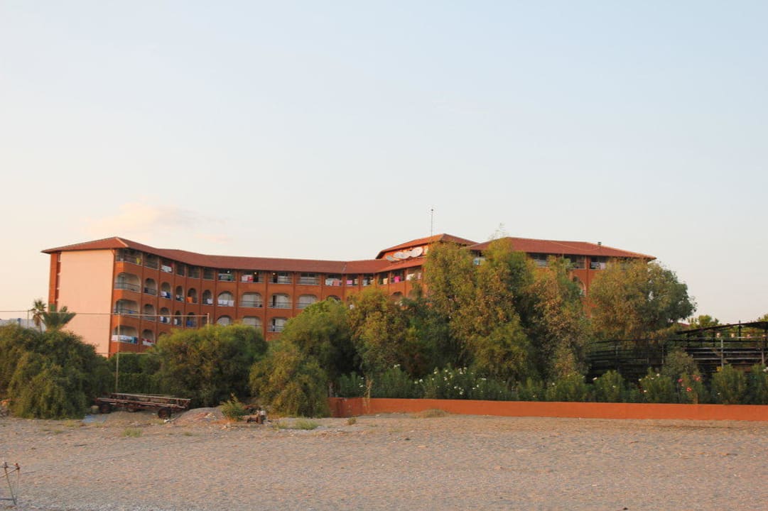 Sicht vom Strand aus Club Turtas Beach Hotel