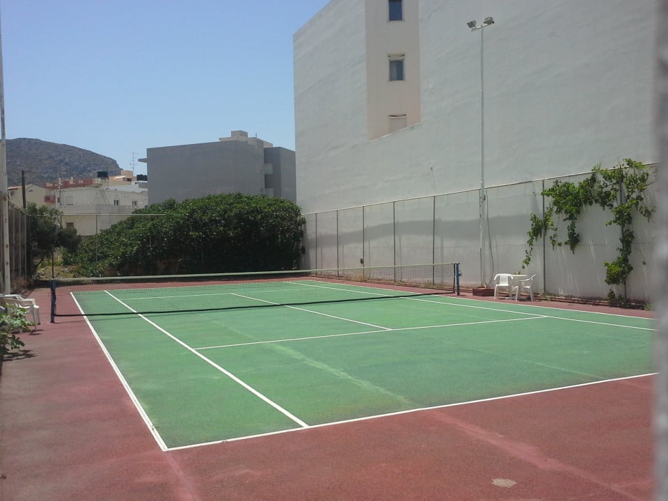 Tennis Court Artemis Apartments