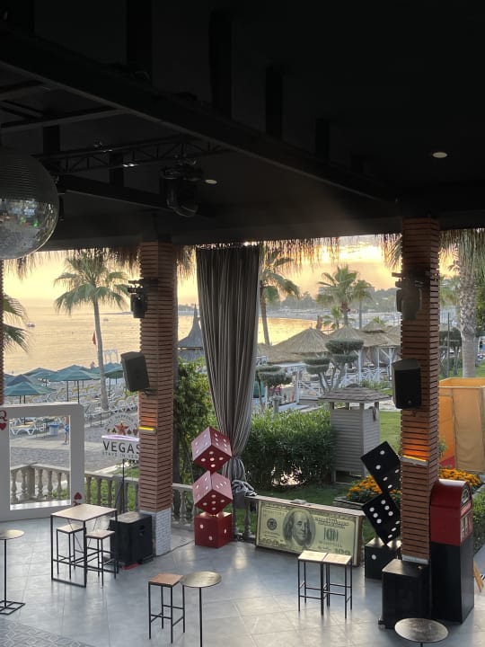 Gastro Justiniano Deluxe Resort