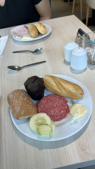 Gastro BQ Apolo Hotel