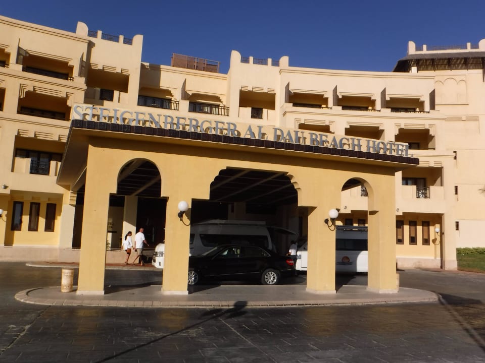 Haupteingang Steigenberger ALDAU Beach Hotel