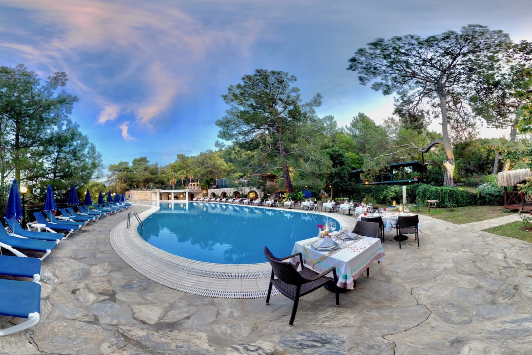 Pool Montana Pine Resort