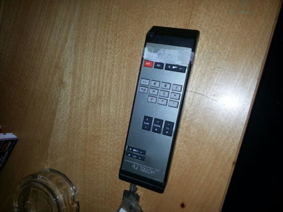 Fernbedienung  A1 Raststätte & Hotel Hamburg Stillhorn