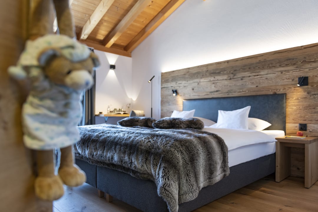 Zimmer Berghotel Tgantieni