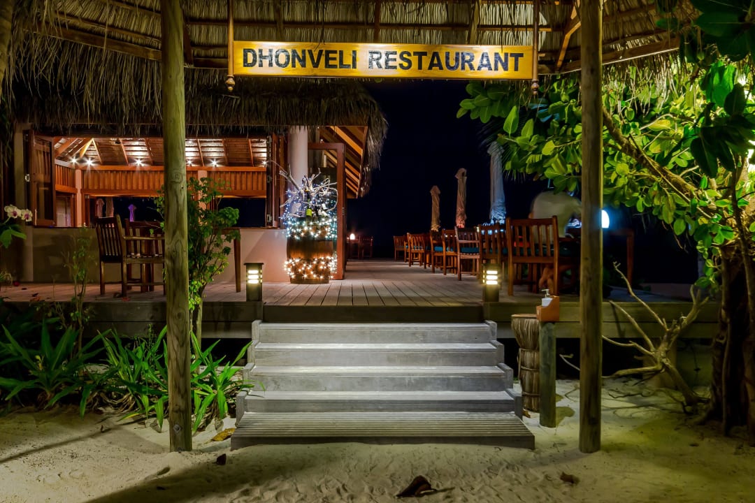 Zugang zum Dhonveli-Restaurant Veligandu Maldives Resort Island