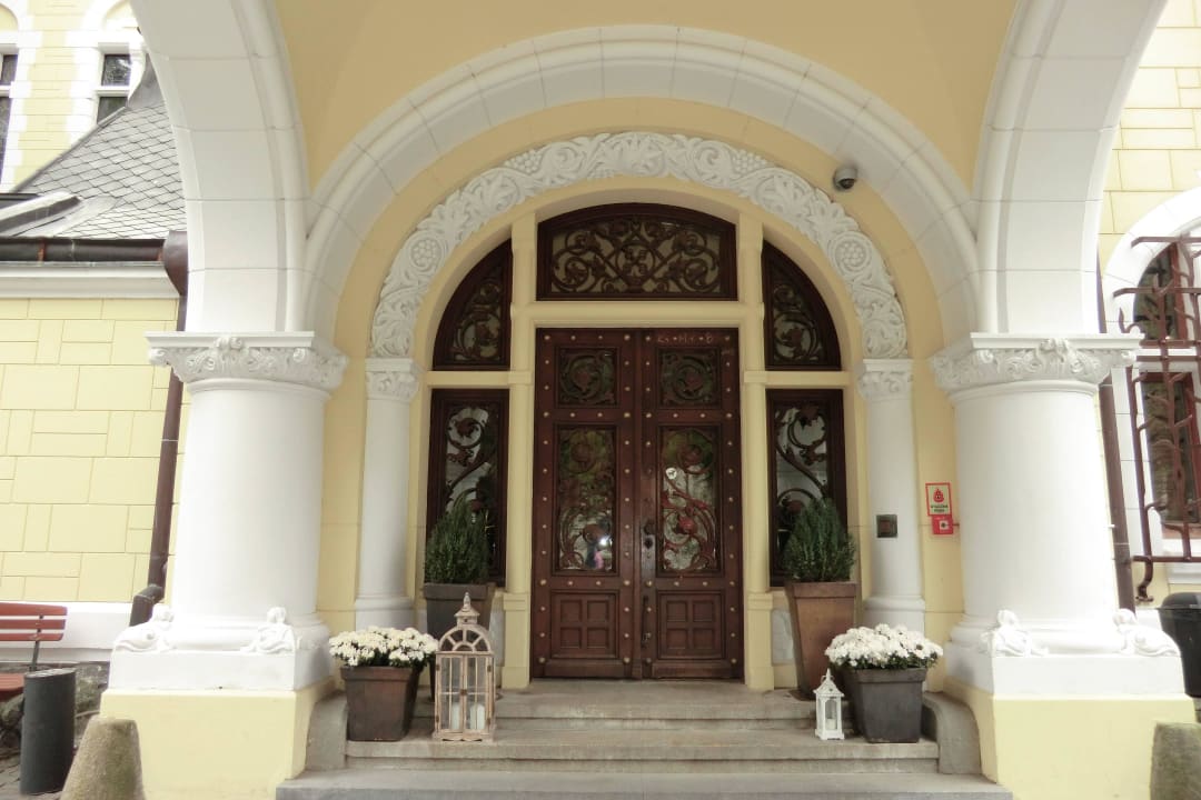 Eingang Hotel Bursztynowy Palac