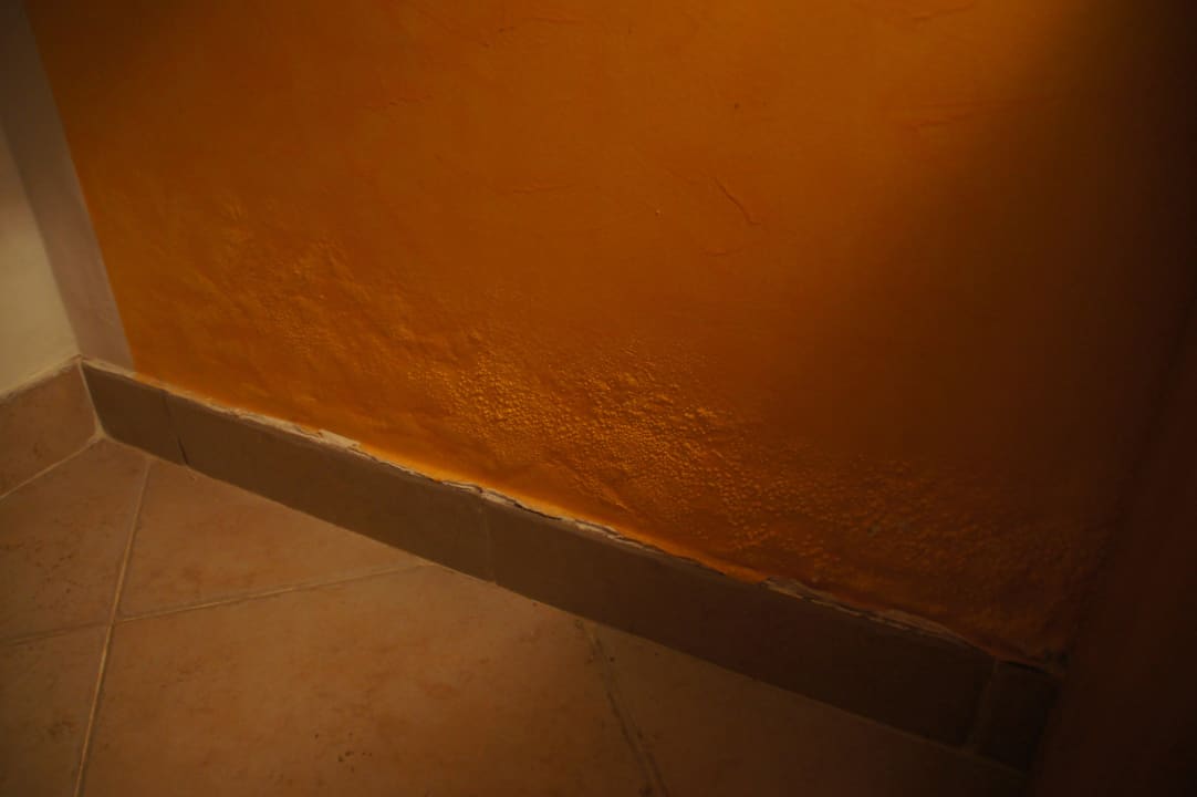 Feuchte Wände Hotel Gorgonia Beach Resort