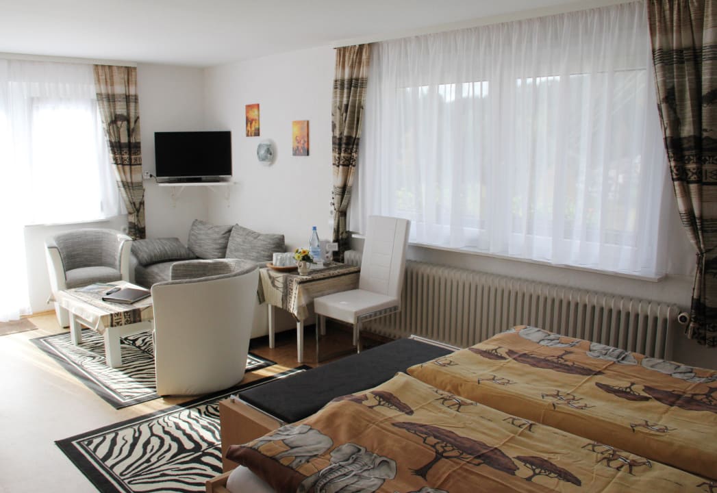 "Afrika-Zimmer" Pension Rehblick