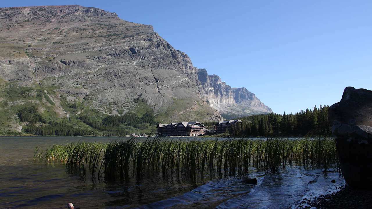 Swiftcurrent Lake mit Hotel Many Glacier Hotel
