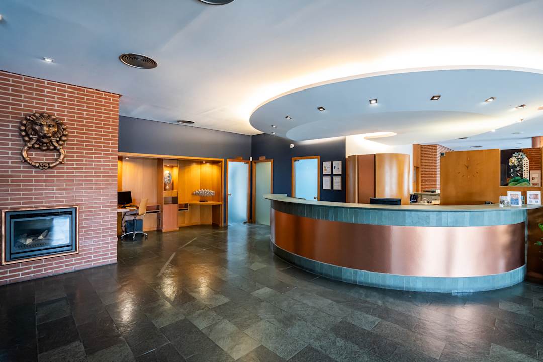 Lobby Hotel Posadas de España Malaga