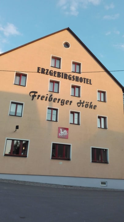 Hotel von der Hauptstrasse Erzgebirgshotel Freiberger Höhe