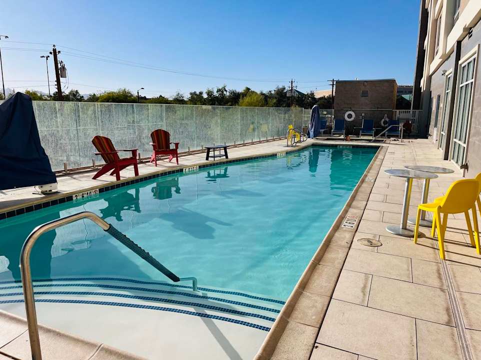 Pool Home2 Suites By Hilton Lake Havasu City