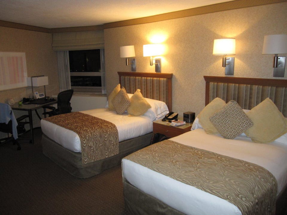 Schönes Zimmer - tolle Betten Hotel Royal Sonesta