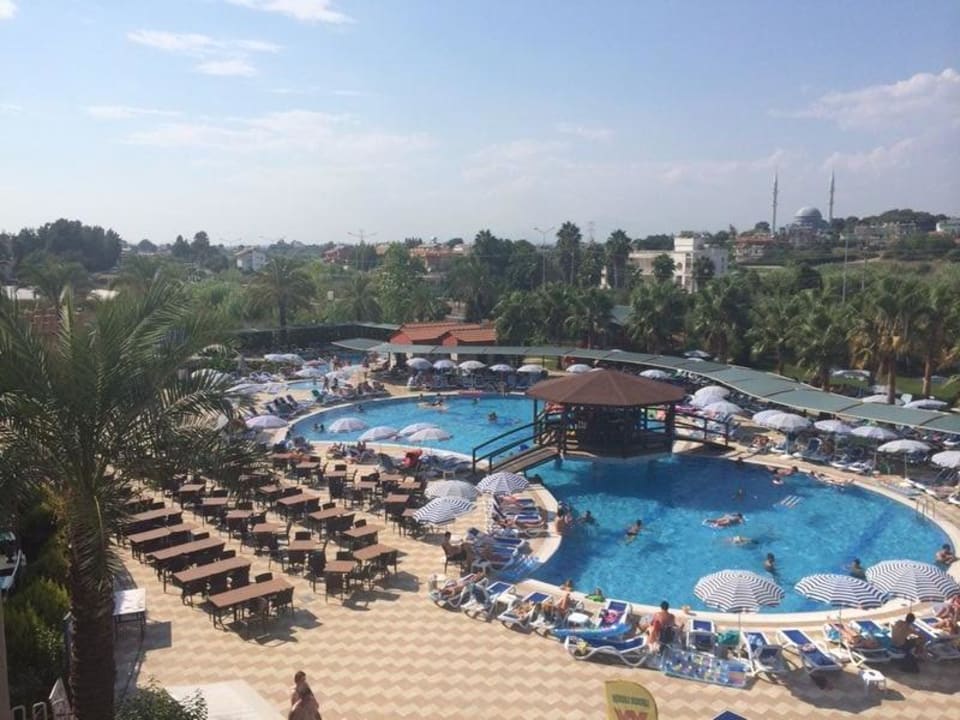 Sicht auf den Pool von unserem Balkon aus FUN&SUN Smart Hane Sun Hotel