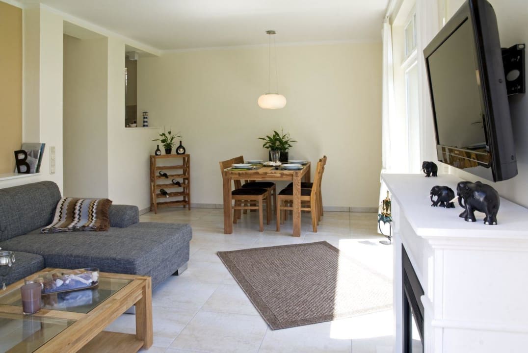 Blick auf den Essbereich Ab-in-die-Ostsee Appartement