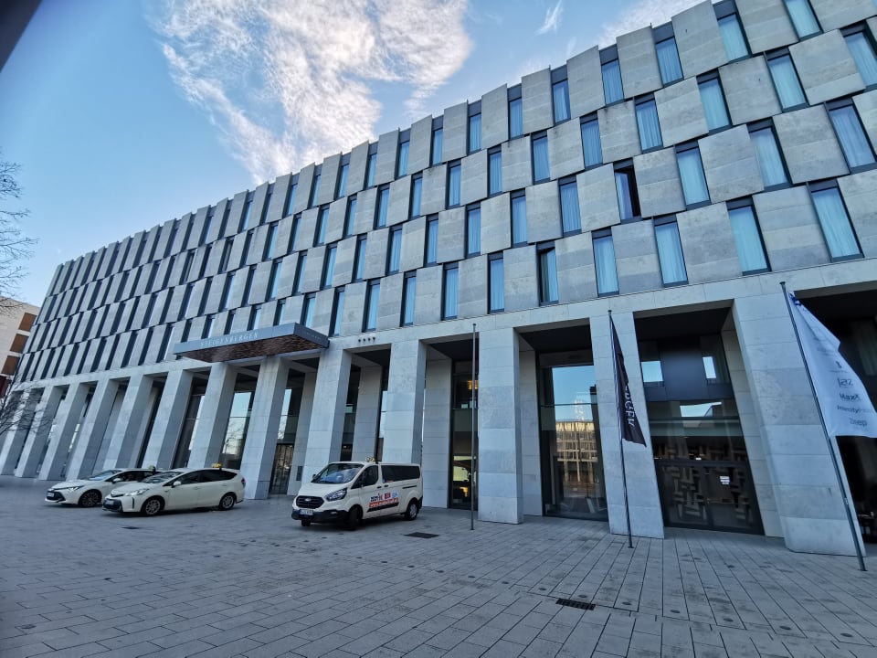 Außenansicht Steigenberger Airport Hotel Berlin