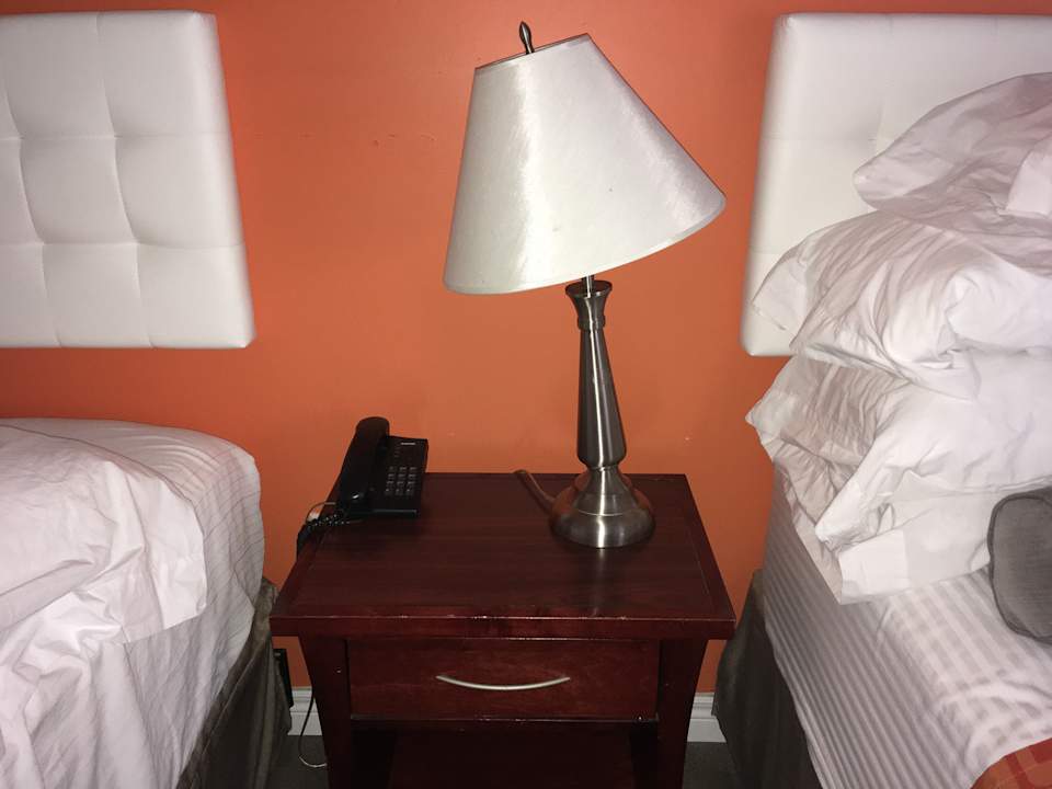 Zimmer Howard Johnson Inn Kingston