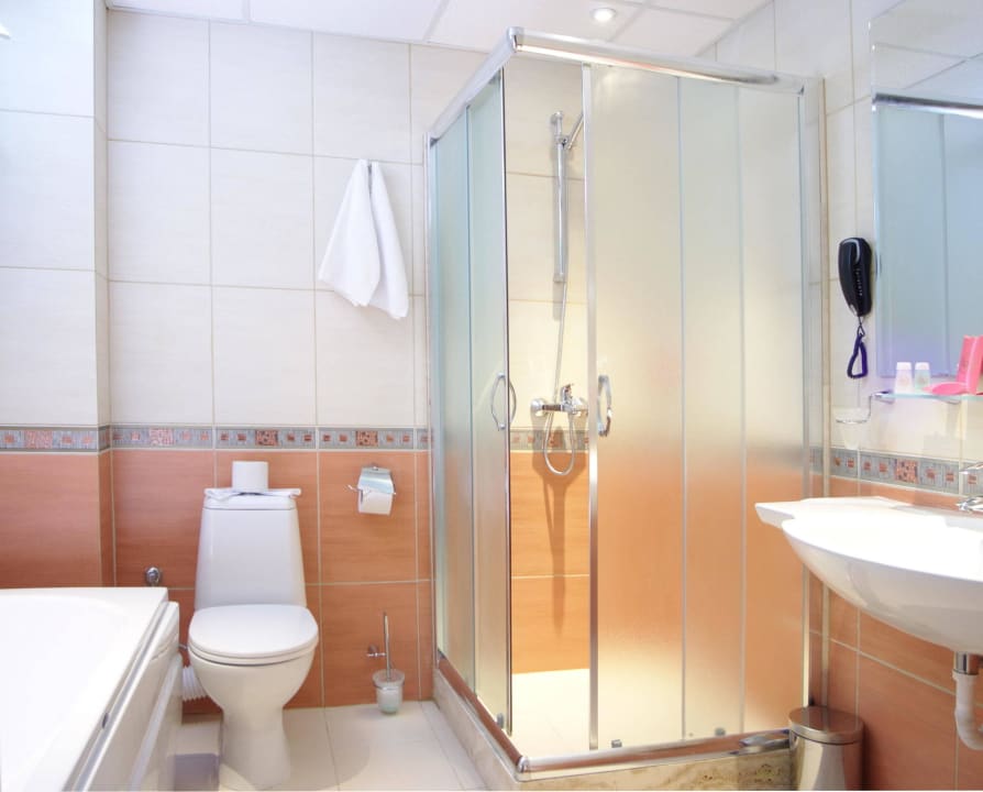 Bathroom Hotel Estreya Residence