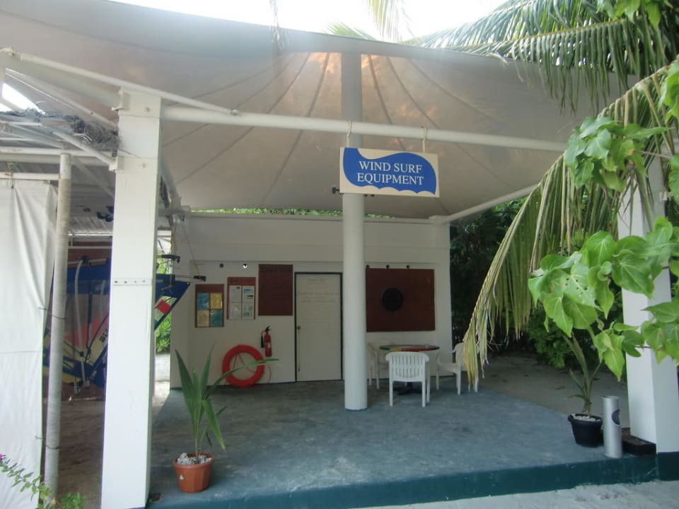 Aussenansicht Surfschule Cinnamon Hakuraa Huraa Maldives