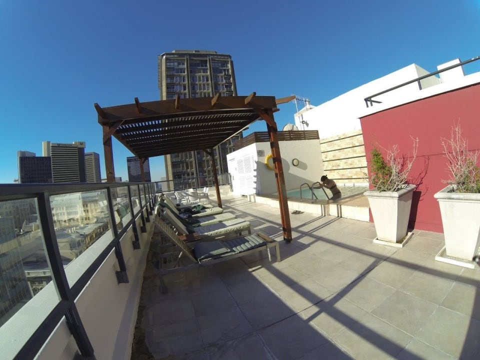 Kleiner Pool am Dach Hotel Adderley